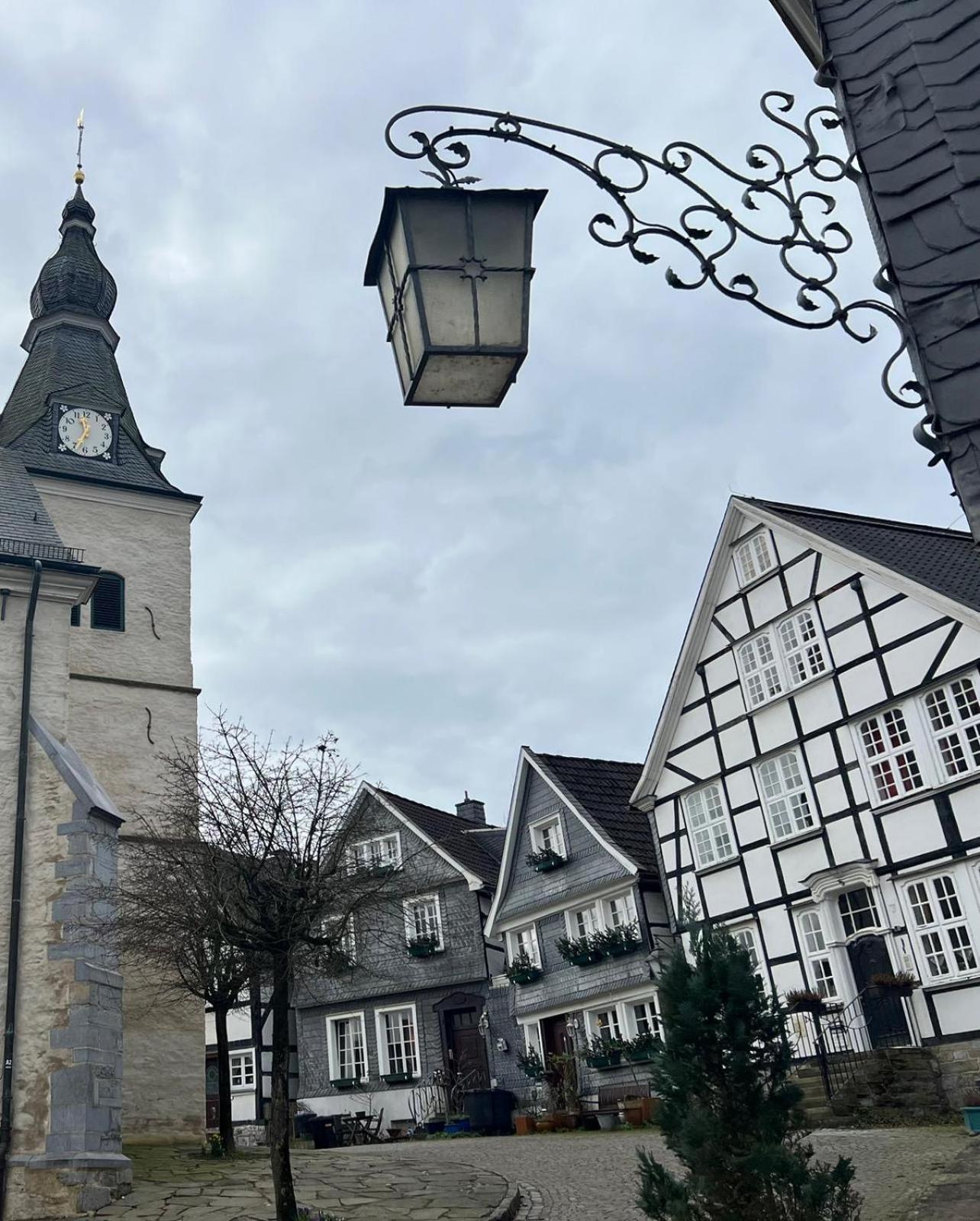 100M E-Ladestation - Max 4 Pers - Duesseldorf - Ruhrgebiet - Pilgerstaette Apartment Velbert Ngoại thất bức ảnh